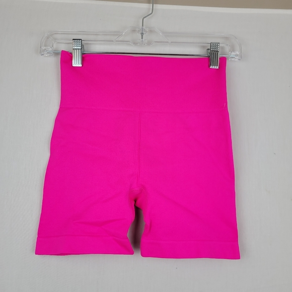 Zyia Hot Pink Biker Seamless Shorts - Picture 3 of 6